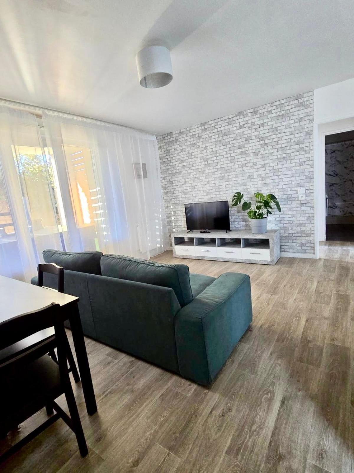 Appartement Rez De Chaussee Avec Parking Prive Orléans Eksteriør billede