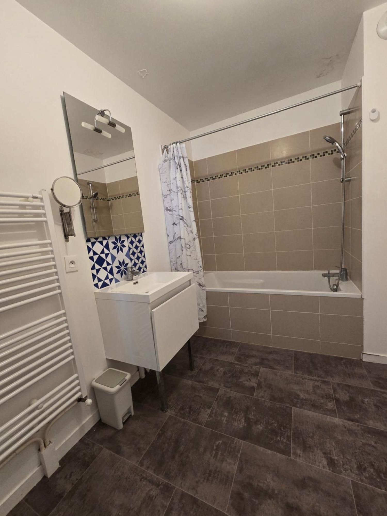 Appartement Rez De Chaussee Avec Parking Prive Orléans Eksteriør billede