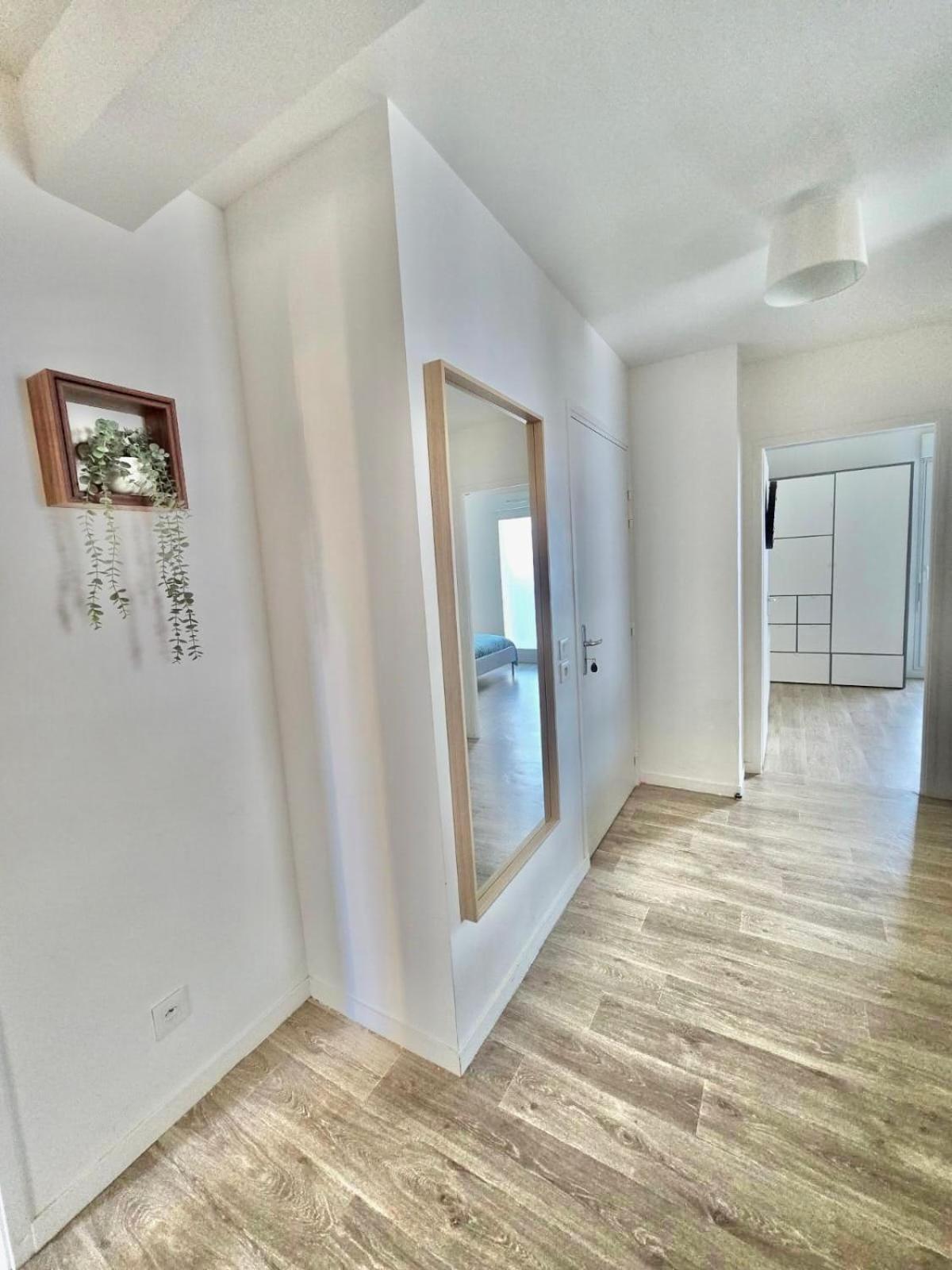 Appartement Rez De Chaussee Avec Parking Prive Orléans Eksteriør billede